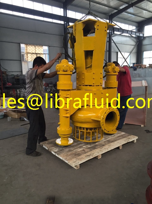 Hydraulic submersible slurry pump